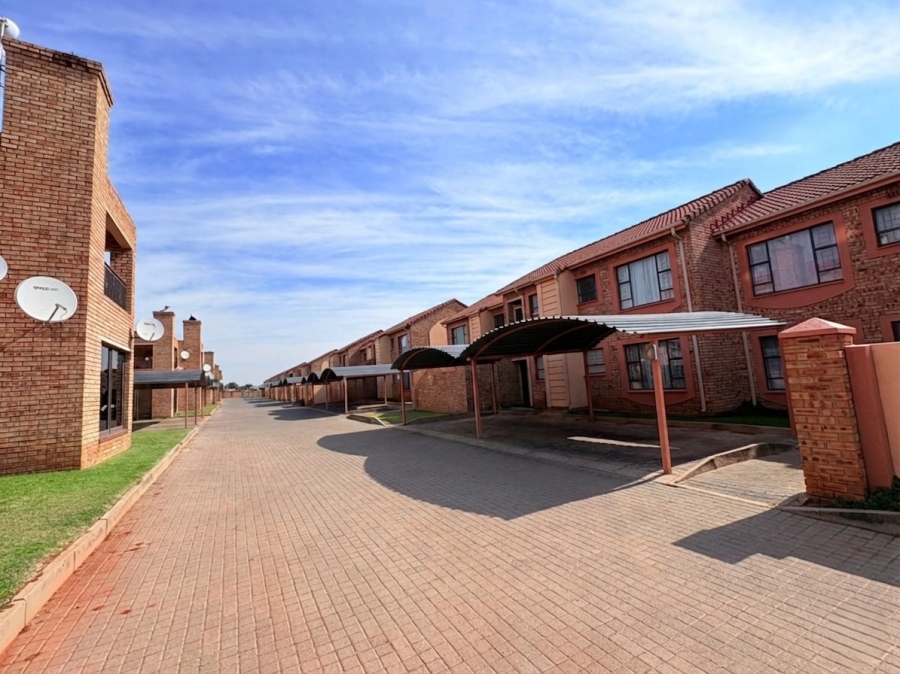 2 Bedroom Property for Sale in Vaalpark Free State